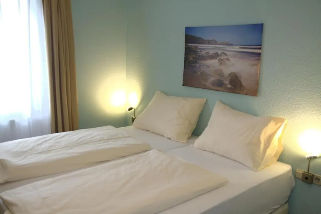 홈스테이 Hotel Yel 루드빅스하펜 암 라인
