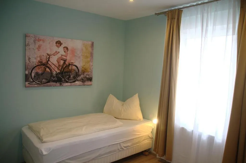 홈스테이 Hotel Yel 루드빅스하펜 암 라인